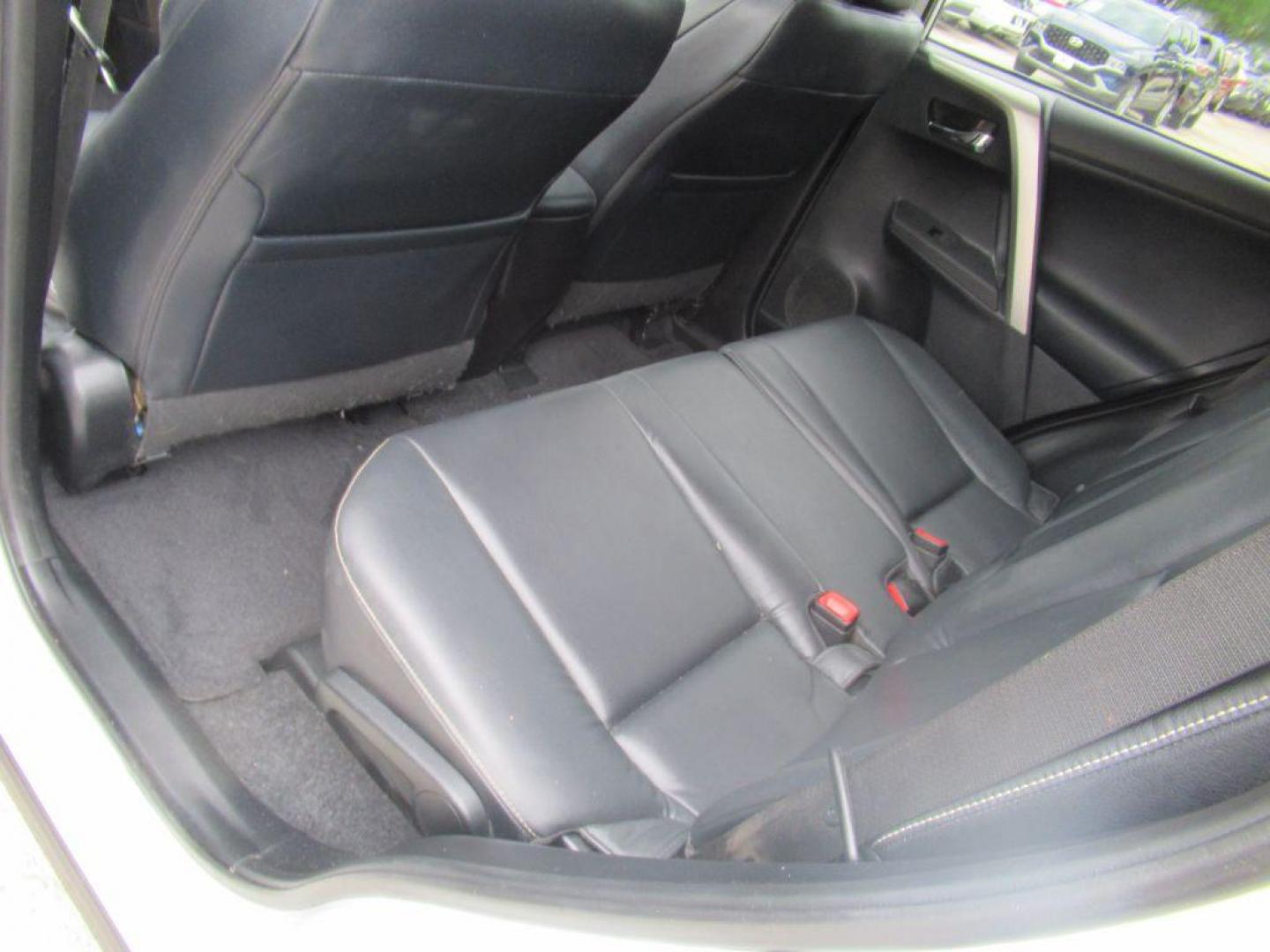 2015 WHITE TOYOTA RAV4 LIMITED (2T3DFREV9FW) with an 2.5L engine, Automatic transmission, located at 908 SE 14th Street, Des Moines, IA, 50317, (515) 281-0330, 41.580303, -93.597046 - Photo#15