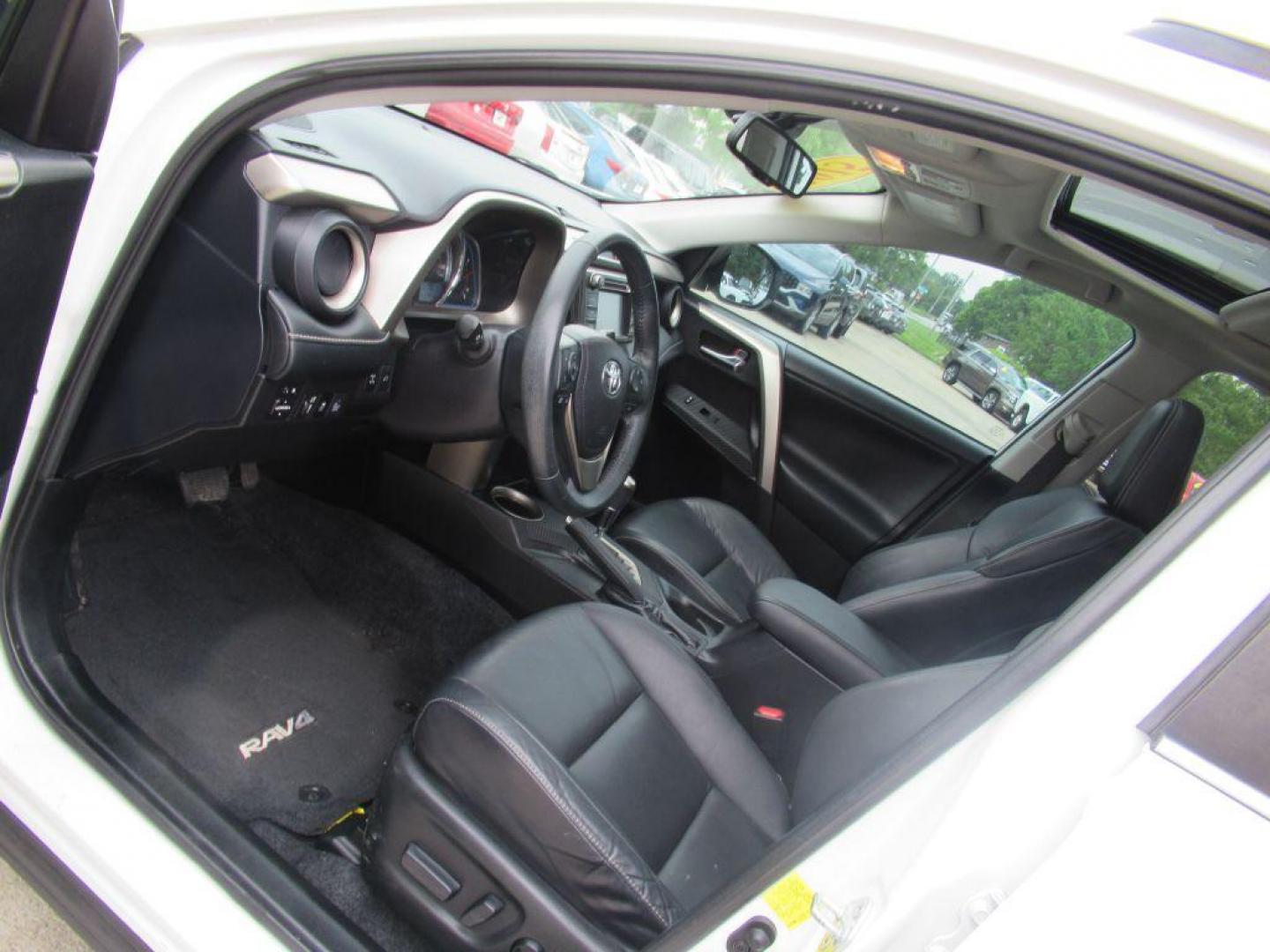 2015 WHITE TOYOTA RAV4 LIMITED (2T3DFREV9FW) with an 2.5L engine, Automatic transmission, located at 908 SE 14th Street, Des Moines, IA, 50317, (515) 281-0330, 41.580303, -93.597046 - Photo#26