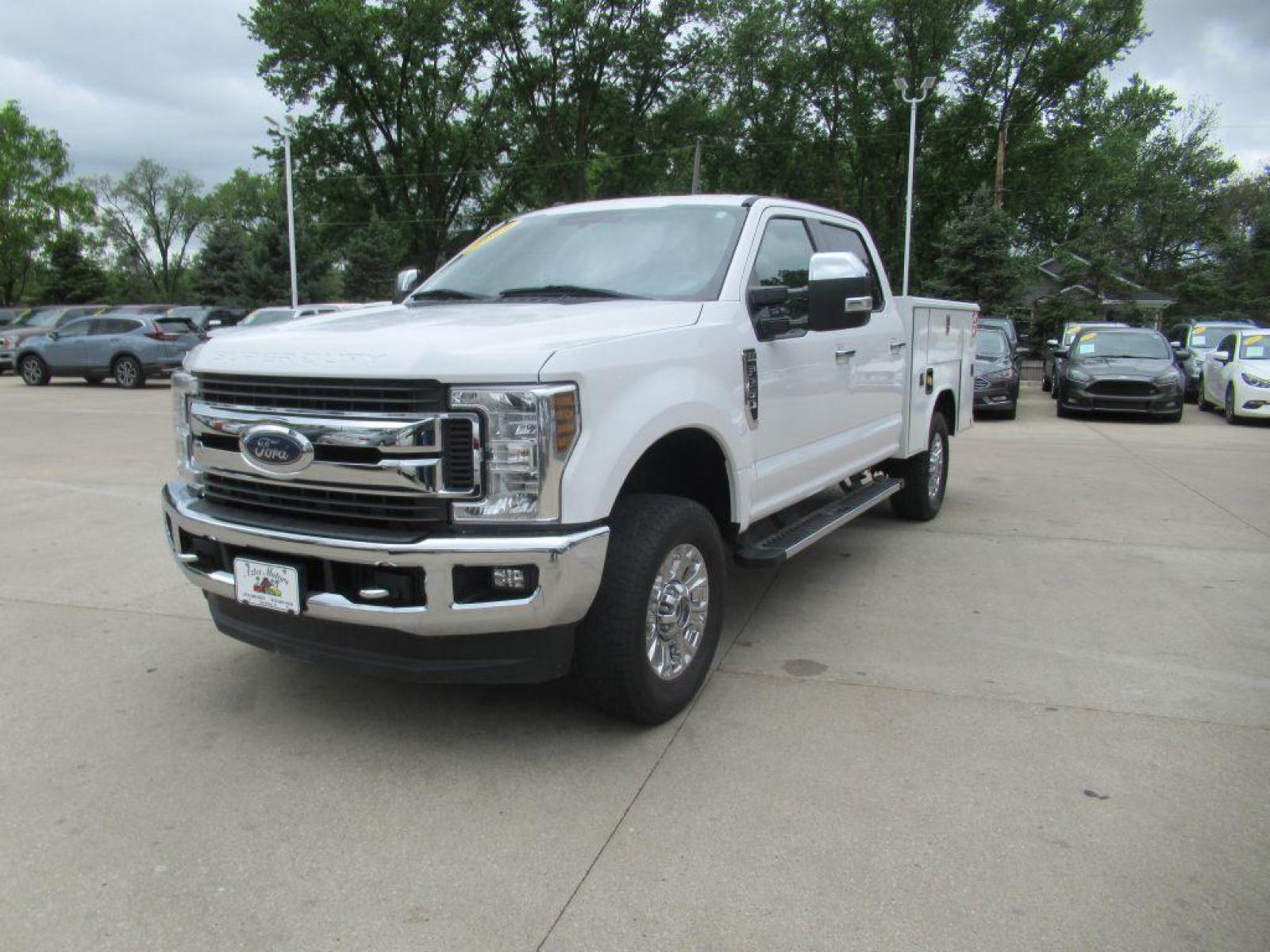 2019 WHITE FORD F250 SUPER DUTY (1FT7W2B60KE) with an 6.2L engine, Automatic transmission, located at 908 SE 14th Street, Des Moines, IA, 50317, (515) 281-0330, 41.580303, -93.597046 - Photo #0