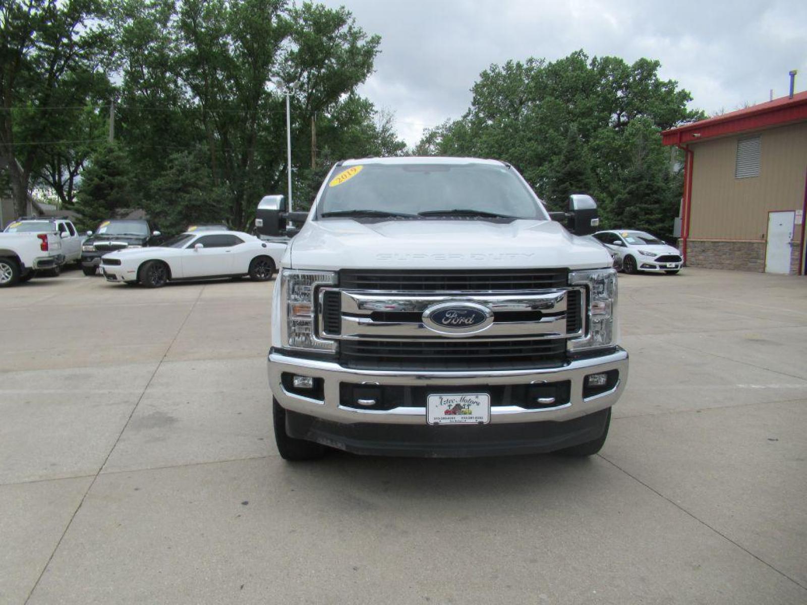 2019 WHITE FORD F250 SUPER DUTY (1FT7W2B60KE) with an 6.2L engine, Automatic transmission, located at 908 SE 14th Street, Des Moines, IA, 50317, (515) 281-0330, 41.580303, -93.597046 - Photo #1