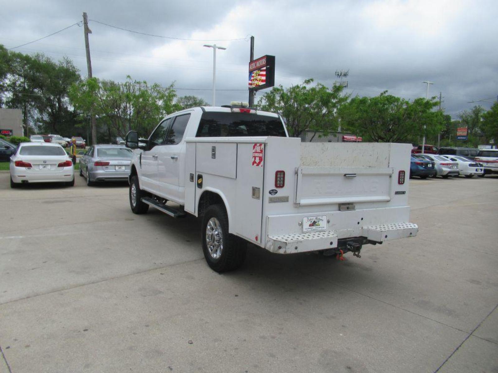 2019 WHITE FORD F250 SUPER DUTY (1FT7W2B60KE) with an 6.2L engine, Automatic transmission, located at 908 SE 14th Street, Des Moines, IA, 50317, (515) 281-0330, 41.580303, -93.597046 - Photo #6