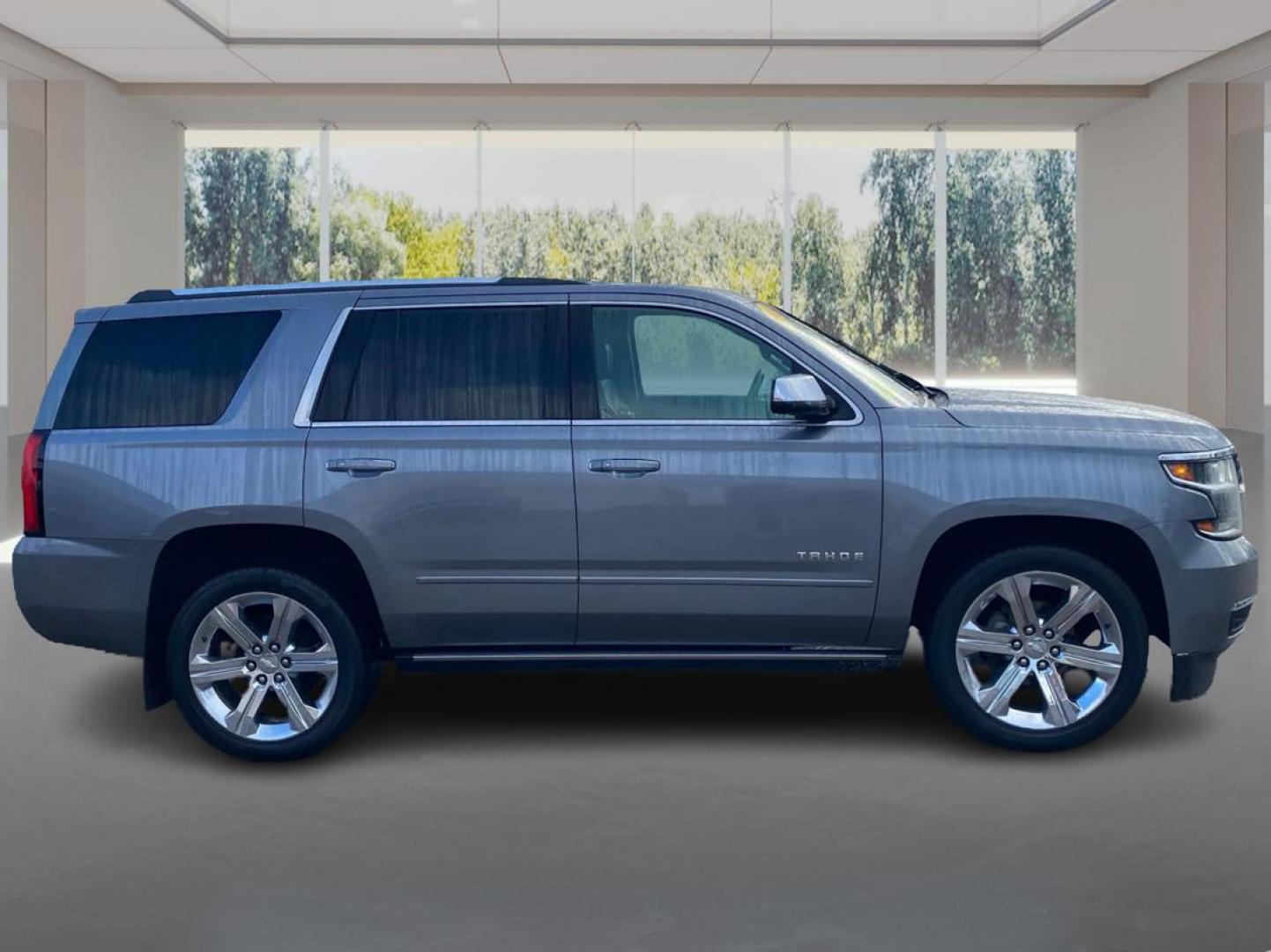 2018 BLUE CHEVROLET TAHOE PREMIER (1GNSKCKC4JR) with an 5.3L engine, Automatic transmission, located at 908 SE 14th Street, Des Moines, IA, 50317, (515) 281-0330, 41.580303, -93.597046 - Photo#1