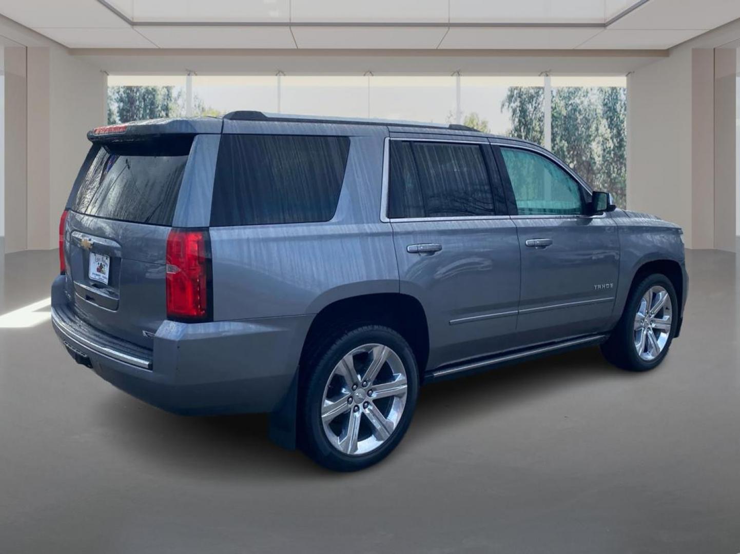 2018 BLUE CHEVROLET TAHOE PREMIER (1GNSKCKC4JR) with an 5.3L engine, Automatic transmission, located at 908 SE 14th Street, Des Moines, IA, 50317, (515) 281-0330, 41.580303, -93.597046 - Photo#2