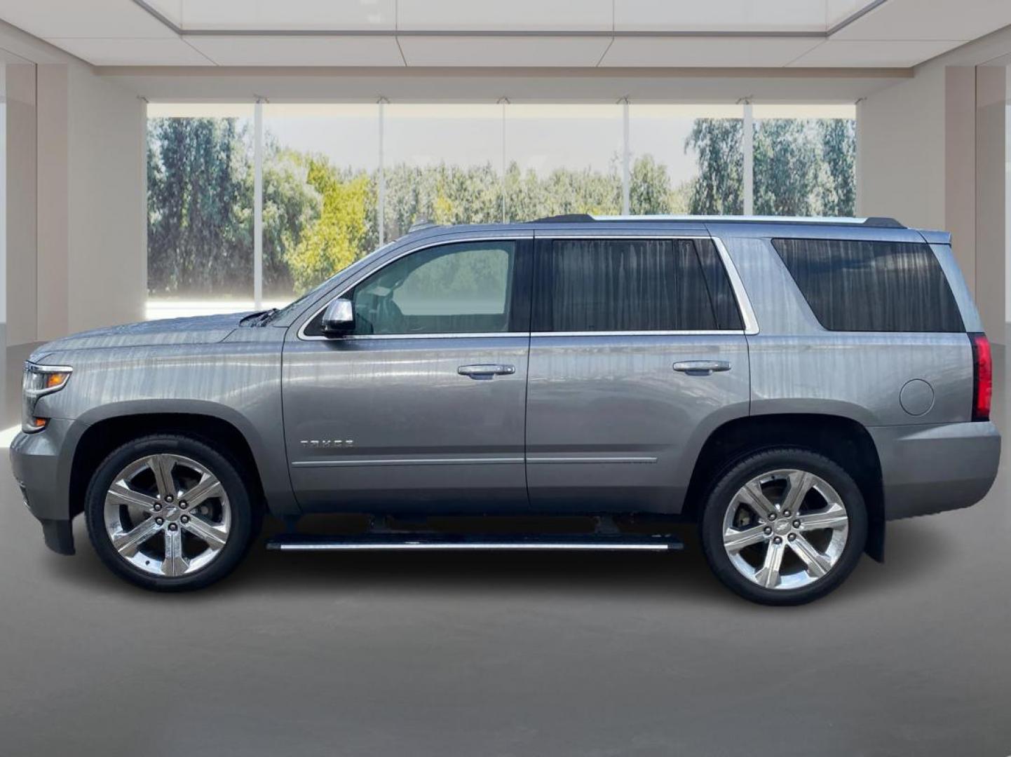 2018 BLUE CHEVROLET TAHOE PREMIER (1GNSKCKC4JR) with an 5.3L engine, Automatic transmission, located at 908 SE 14th Street, Des Moines, IA, 50317, (515) 281-0330, 41.580303, -93.597046 - Photo#5