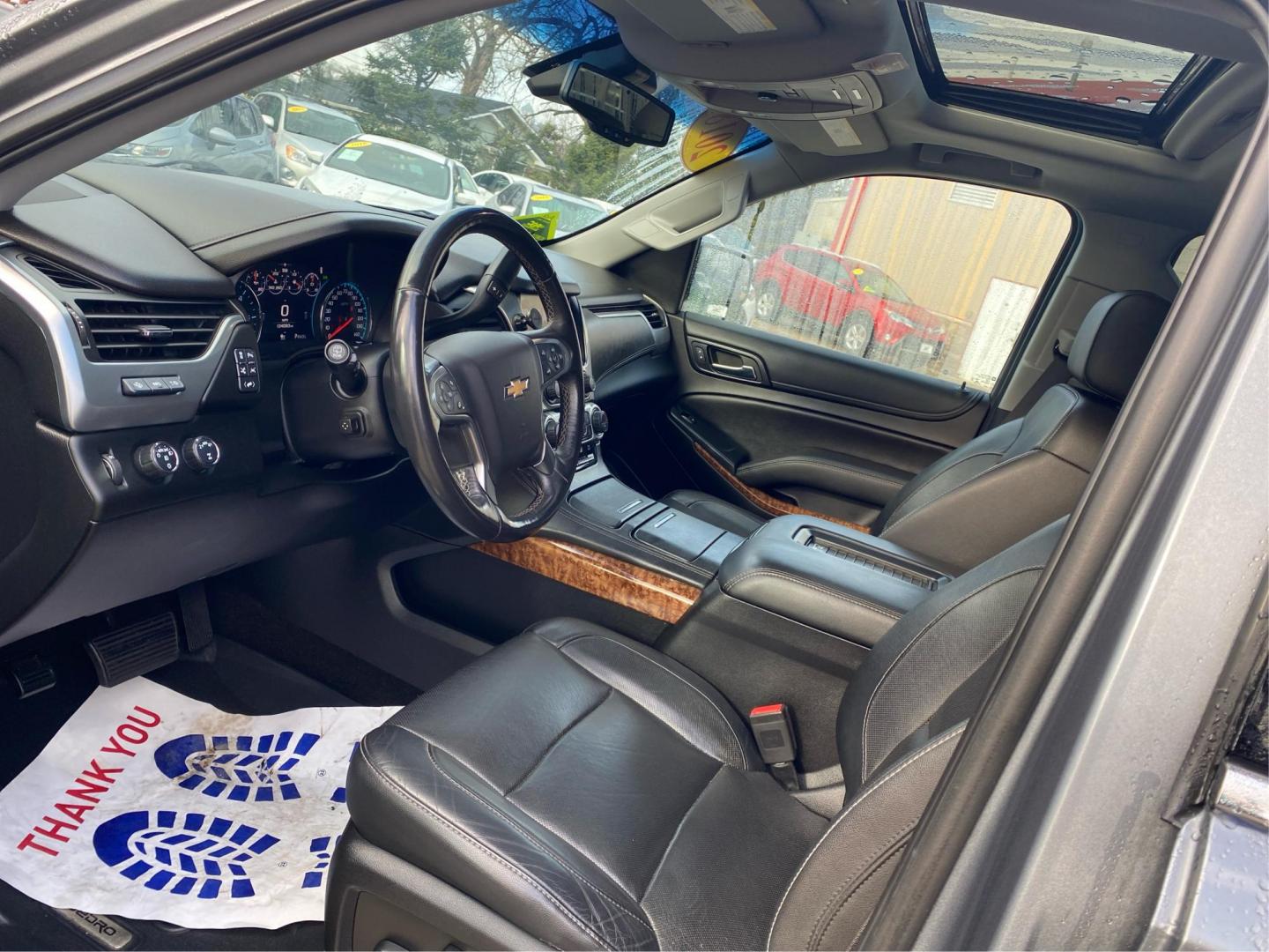 2018 BLUE CHEVROLET TAHOE PREMIER (1GNSKCKC4JR) with an 5.3L engine, Automatic transmission, located at 908 SE 14th Street, Des Moines, IA, 50317, (515) 281-0330, 41.580303, -93.597046 - Photo#8