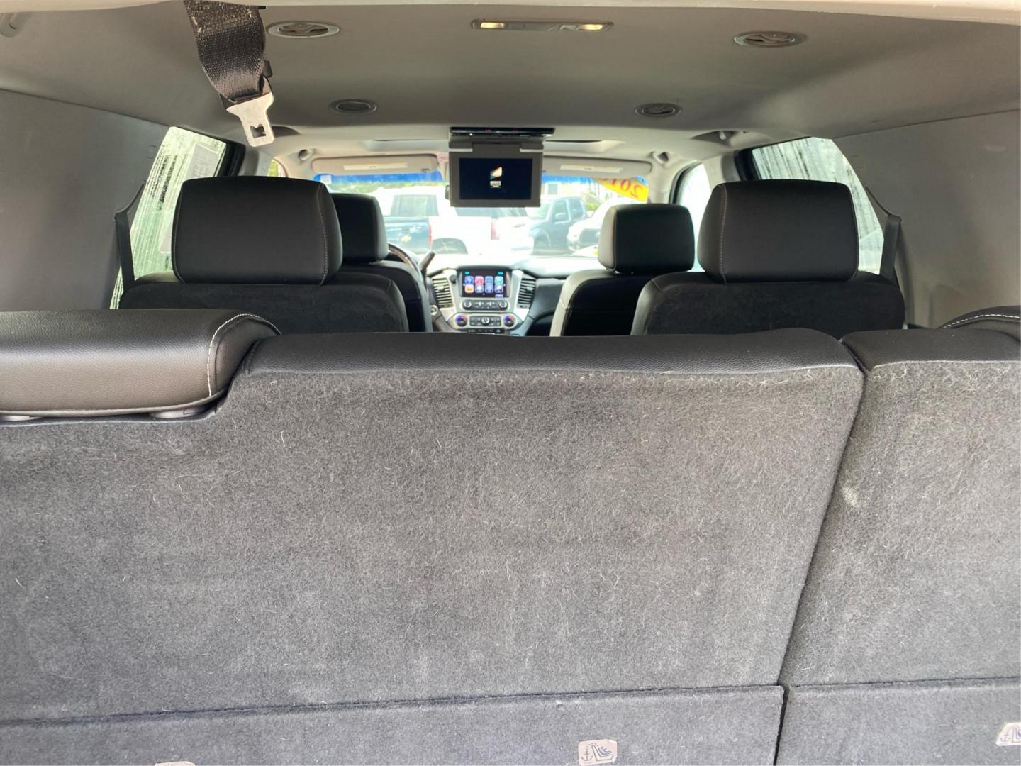 2018 BLUE CHEVROLET TAHOE PREMIER (1GNSKCKC4JR) with an 5.3L engine, Automatic transmission, located at 908 SE 14th Street, Des Moines, IA, 50317, (515) 281-0330, 41.580303, -93.597046 - Photo#12