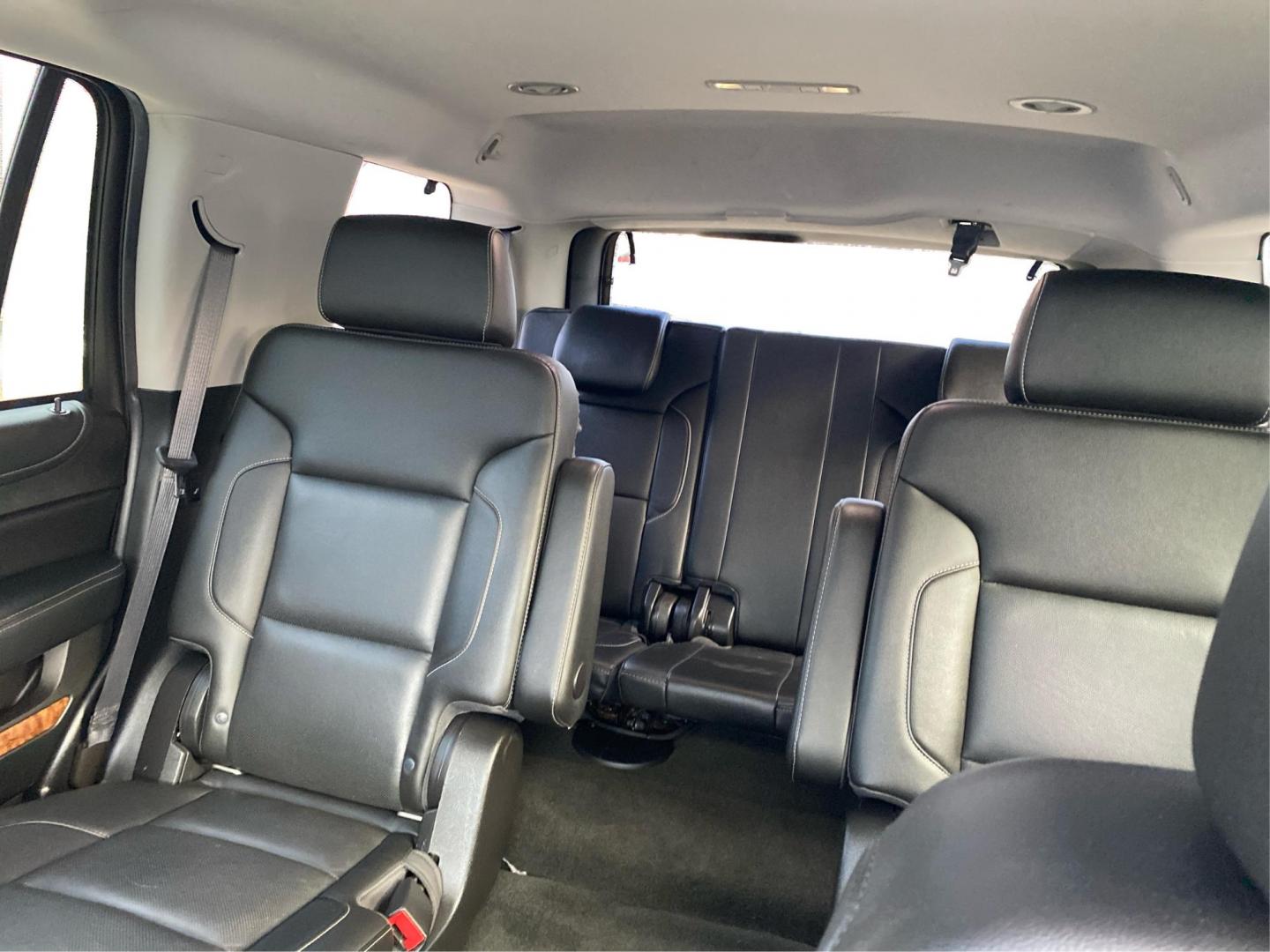 2018 BLUE CHEVROLET TAHOE PREMIER (1GNSKCKC4JR) with an 5.3L engine, Automatic transmission, located at 908 SE 14th Street, Des Moines, IA, 50317, (515) 281-0330, 41.580303, -93.597046 - Photo#14