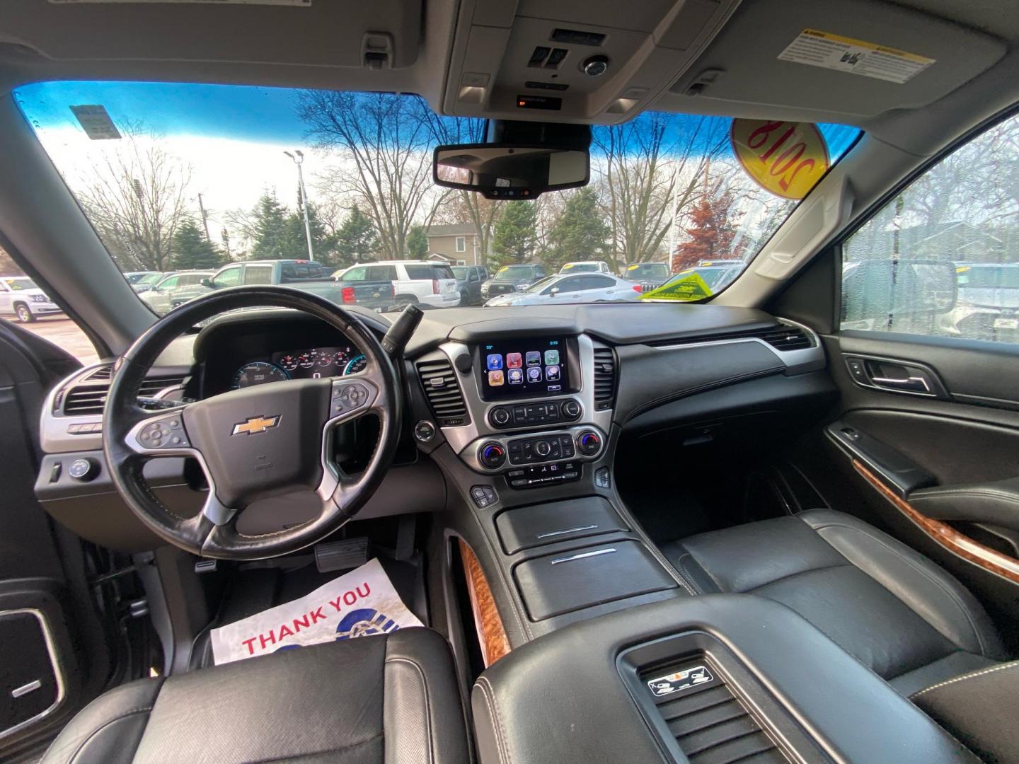 2018 BLUE CHEVROLET TAHOE PREMIER (1GNSKCKC4JR) with an 5.3L engine, Automatic transmission, located at 908 SE 14th Street, Des Moines, IA, 50317, (515) 281-0330, 41.580303, -93.597046 - Photo#21