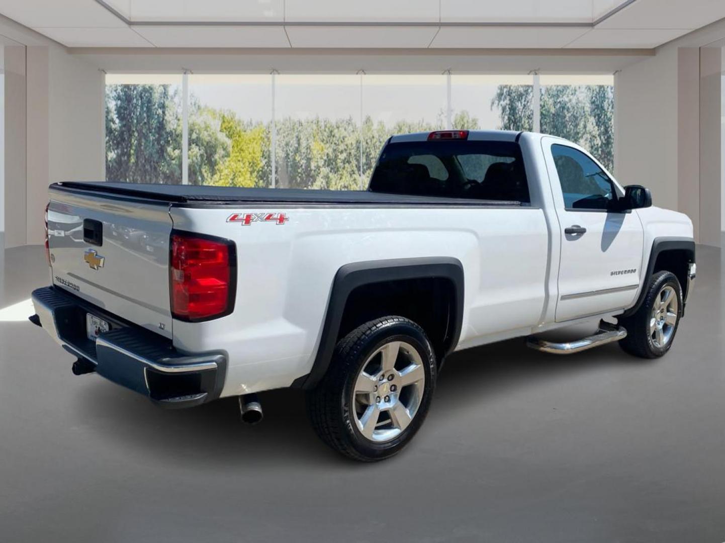 2014 WHITE CHEVROLET SILVERADO 1500 LT (1GCNKREC3EZ) with an 5.3L engine, Automatic transmission, located at 908 SE 14th Street, Des Moines, IA, 50317, (515) 281-0330, 41.580303, -93.597046 - Photo#2
