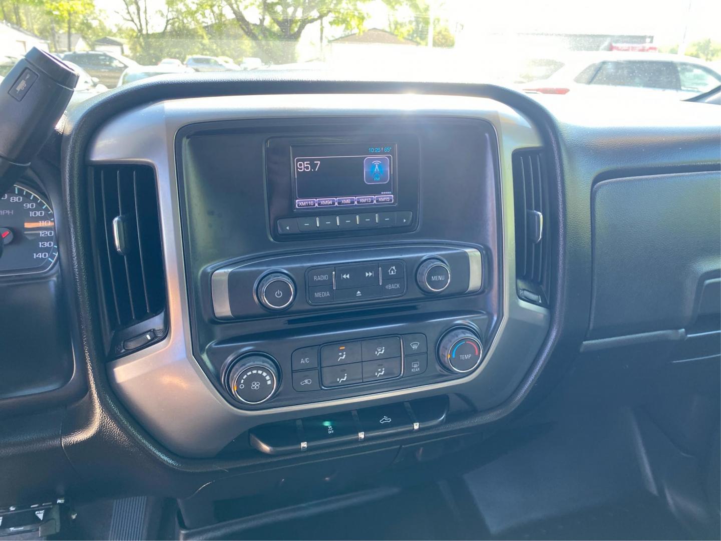 2014 WHITE CHEVROLET SILVERADO 1500 LT (1GCNKREC3EZ) with an 5.3L engine, Automatic transmission, located at 908 SE 14th Street, Des Moines, IA, 50317, (515) 281-0330, 41.580303, -93.597046 - Photo#11
