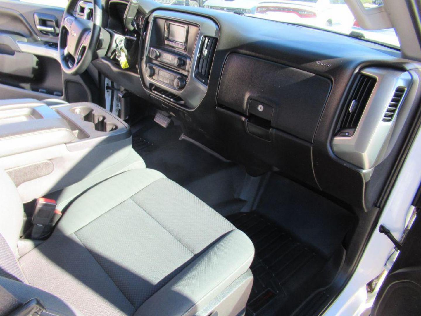 2014 WHITE CHEVROLET SILVERADO 1500 LT (1GCNKREC3EZ) with an 5.3L engine, Automatic transmission, located at 908 SE 14th Street, Des Moines, IA, 50317, (515) 281-0330, 41.580303, -93.597046 - Photo#11