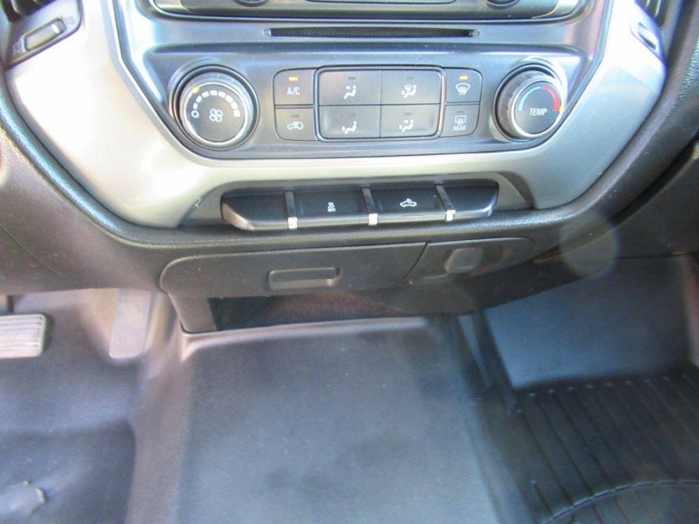 2014 WHITE CHEVROLET SILVERADO 1500 LT (1GCNKREC3EZ) with an 5.3L engine, Automatic transmission, located at 908 SE 14th Street, Des Moines, IA, 50317, (515) 281-0330, 41.580303, -93.597046 - Photo#14