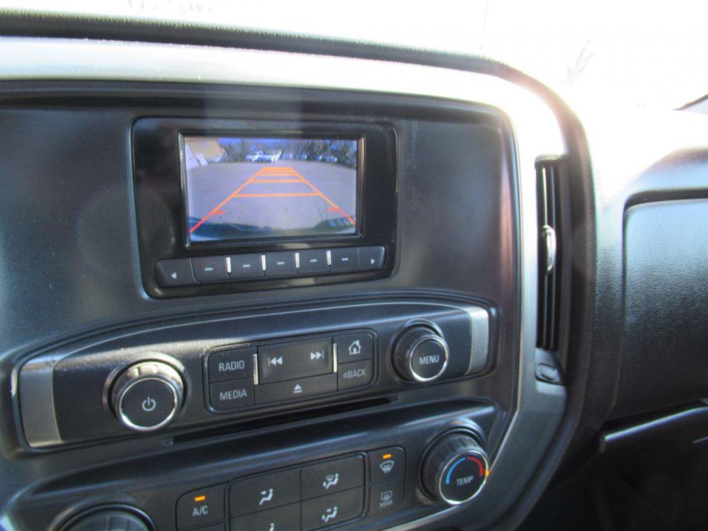 2014 WHITE CHEVROLET SILVERADO 1500 LT (1GCNKREC3EZ) with an 5.3L engine, Automatic transmission, located at 908 SE 14th Street, Des Moines, IA, 50317, (515) 281-0330, 41.580303, -93.597046 - Photo#16