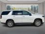 2022 WHITE CHEVROLET TAHOE 1500 PREMIER (1GNSKSKLXNR) with an 6.2L engine, Automatic transmission, located at 908 SE 14th Street, Des Moines, IA, 50317, (515) 281-0330, 41.580303, -93.597046 - Photo#1