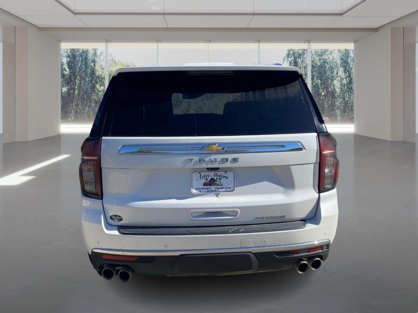 2022 WHITE CHEVROLET TAHOE 1500 PREMIER (1GNSKSKLXNR) with an 6.2L engine, Automatic transmission, located at 908 SE 14th Street, Des Moines, IA, 50317, (515) 281-0330, 41.580303, -93.597046 - Photo#3