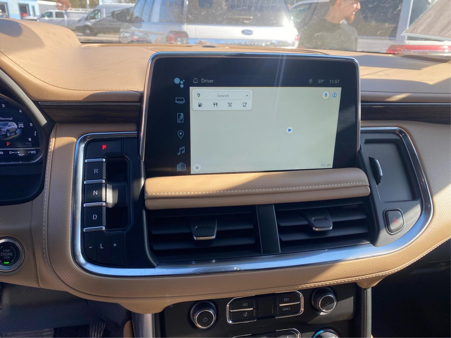 2022 WHITE CHEVROLET TAHOE 1500 PREMIER (1GNSKSKLXNR) with an 6.2L engine, Automatic transmission, located at 908 SE 14th Street, Des Moines, IA, 50317, (515) 281-0330, 41.580303, -93.597046 - Photo#13