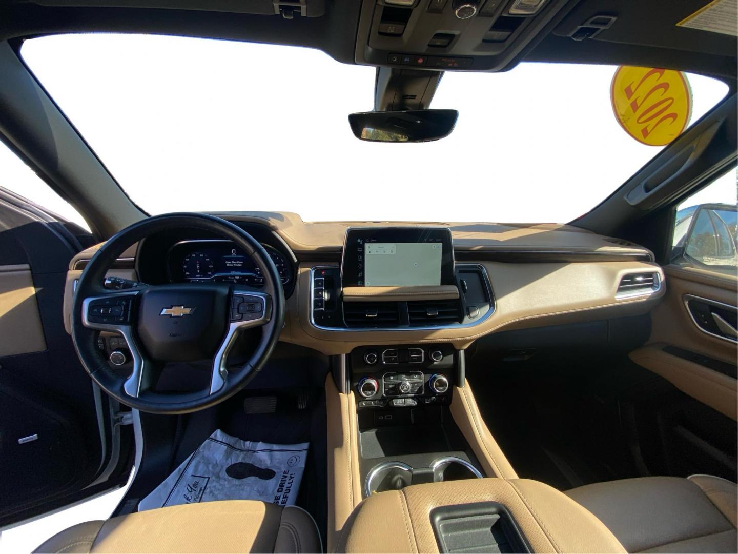 2022 WHITE CHEVROLET TAHOE 1500 PREMIER (1GNSKSKLXNR) with an 6.2L engine, Automatic transmission, located at 908 SE 14th Street, Des Moines, IA, 50317, (515) 281-0330, 41.580303, -93.597046 - Photo#22