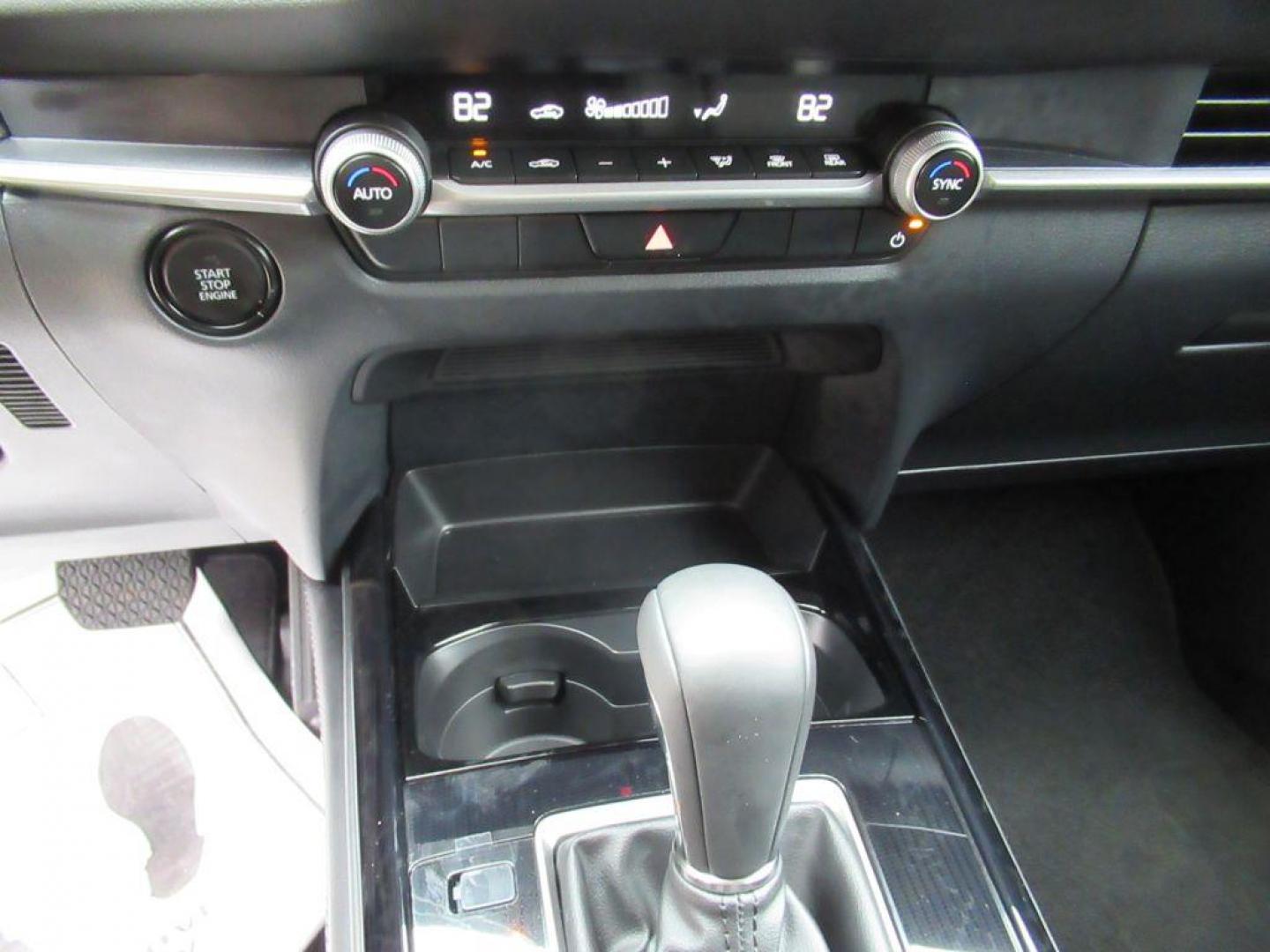 2024 GRAY MAZDA CX-30 SELECT (3MVDMBBM6RM) with an 2.5L engine, Automatic transmission, located at 908 SE 14th Street, Des Moines, IA, 50317, (515) 281-0330, 41.580303, -93.597046 - Photo#20