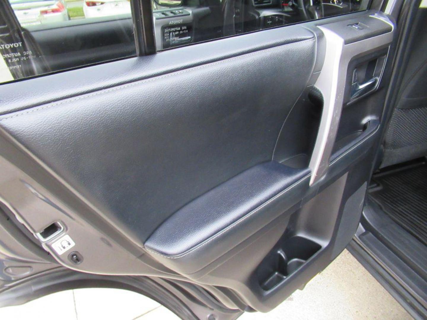 2020 GRAY TOYOTA 4RUNNER SR5/SR5 PREMIUM (JTEBU5JR2L5) with an 4.0L engine, Automatic transmission, located at 908 SE 14th Street, Des Moines, IA, 50317, (515) 281-0330, 41.580303, -93.597046 - Photo#15