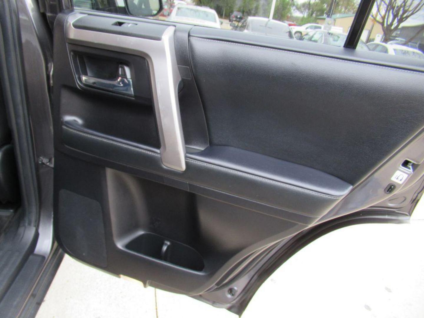 2020 GRAY TOYOTA 4RUNNER SR5/SR5 PREMIUM (JTEBU5JR2L5) with an 4.0L engine, Automatic transmission, located at 908 SE 14th Street, Des Moines, IA, 50317, (515) 281-0330, 41.580303, -93.597046 - Photo#16