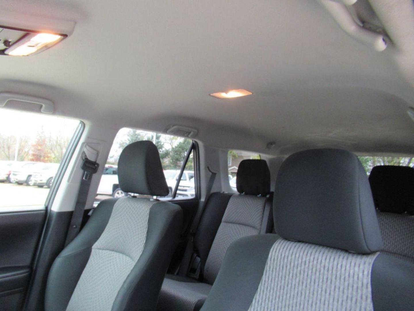 2020 GRAY TOYOTA 4RUNNER SR5/SR5 PREMIUM (JTEBU5JR2L5) with an 4.0L engine, Automatic transmission, located at 908 SE 14th Street, Des Moines, IA, 50317, (515) 281-0330, 41.580303, -93.597046 - Photo#22