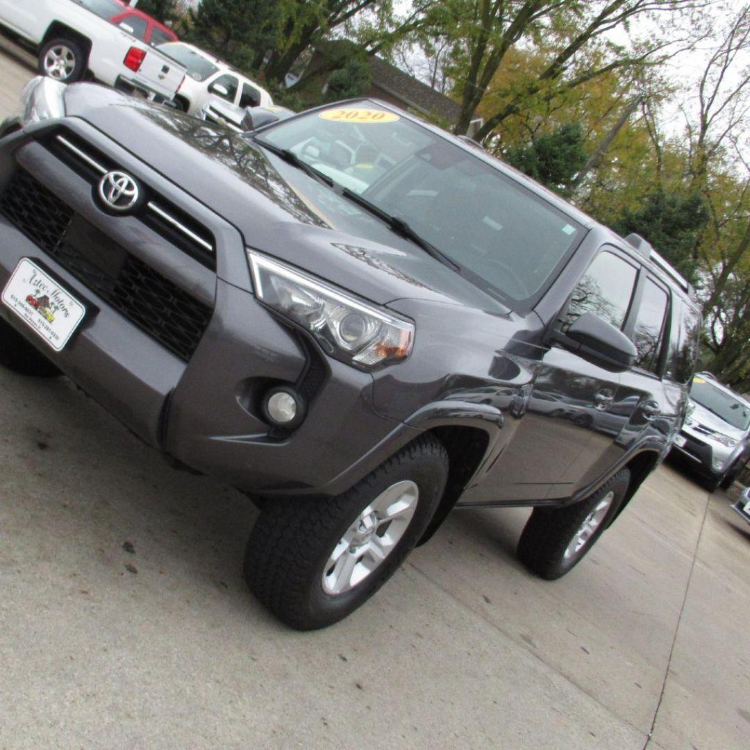 2020 GRAY TOYOTA 4RUNNER SR5/SR5 PREMIUM (JTEBU5JR2L5) with an 4.0L engine, Automatic transmission, located at 908 SE 14th Street, Des Moines, IA, 50317, (515) 281-0330, 41.580303, -93.597046 - Photo#3