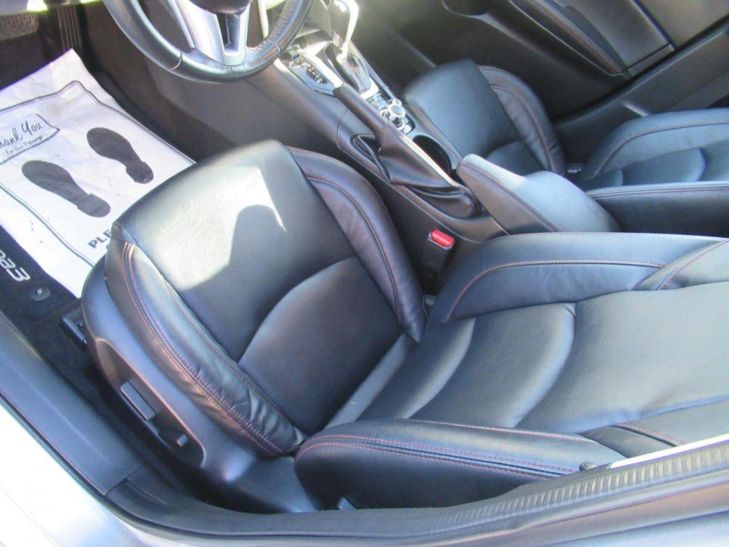 2014 GRAY MAZDA 3 TOURING (JM1BM1L35E1) with an 2.5L engine, Automatic transmission, located at 908 SE 14th Street, Des Moines, IA, 50317, (515) 281-0330, 41.580303, -93.597046 - Photo#16