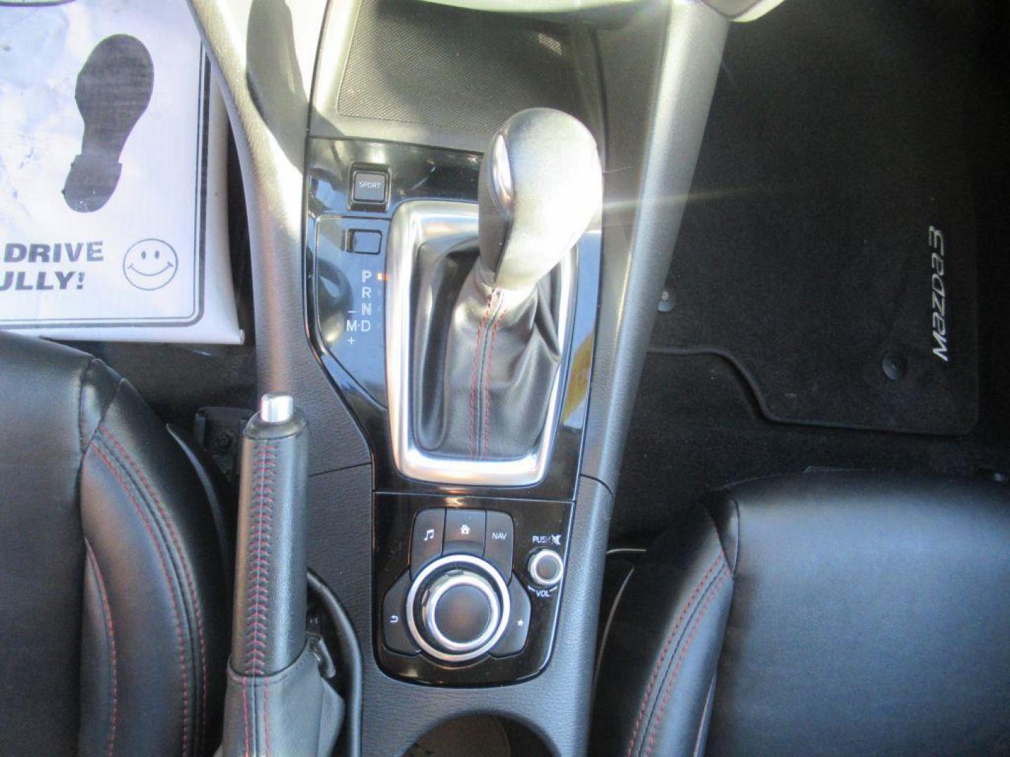 2014 GRAY MAZDA 3 TOURING (JM1BM1L35E1) with an 2.5L engine, Automatic transmission, located at 908 SE 14th Street, Des Moines, IA, 50317, (515) 281-0330, 41.580303, -93.597046 - Photo#19
