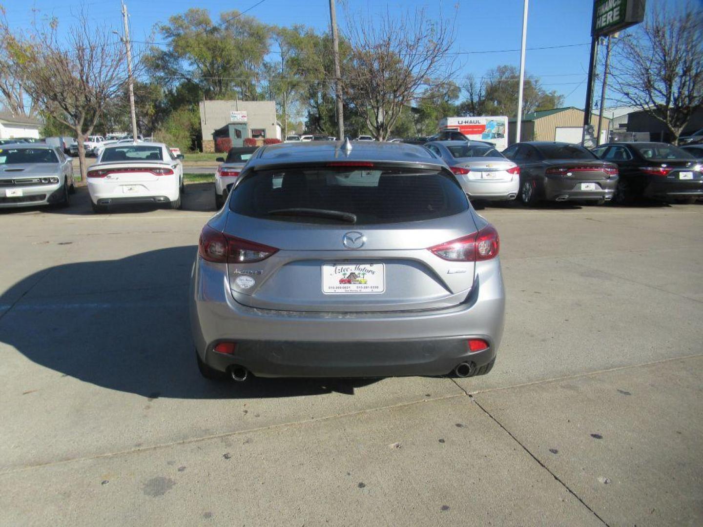 2014 GRAY MAZDA 3 TOURING (JM1BM1L35E1) with an 2.5L engine, Automatic transmission, located at 908 SE 14th Street, Des Moines, IA, 50317, (515) 281-0330, 41.580303, -93.597046 - Photo#5