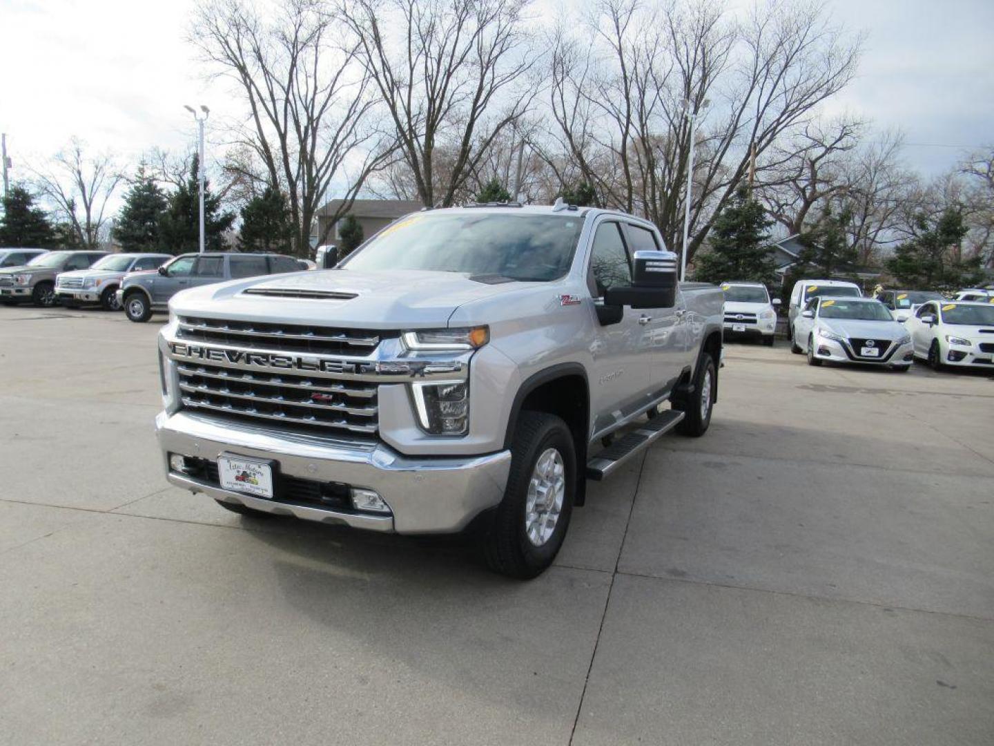 2021 SILVER CHEVROLET SILVERADO 2500 HEAVY DUTY LTZ (1GC1YPE78MF) with an 6.6L engine, Automatic transmission, located at 908 SE 14th Street, Des Moines, IA, 50317, (515) 281-0330, 41.580303, -93.597046 - Photo#0