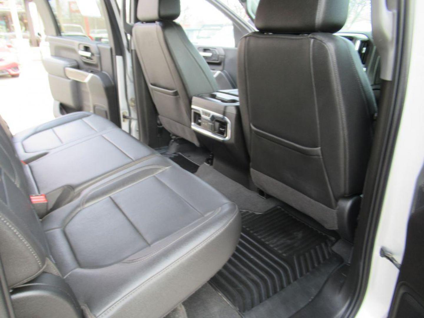 2021 SILVER CHEVROLET SILVERADO 2500 HEAVY DUTY LTZ (1GC1YPE78MF) with an 6.6L engine, Automatic transmission, located at 908 SE 14th Street, Des Moines, IA, 50317, (515) 281-0330, 41.580303, -93.597046 - Photo#14