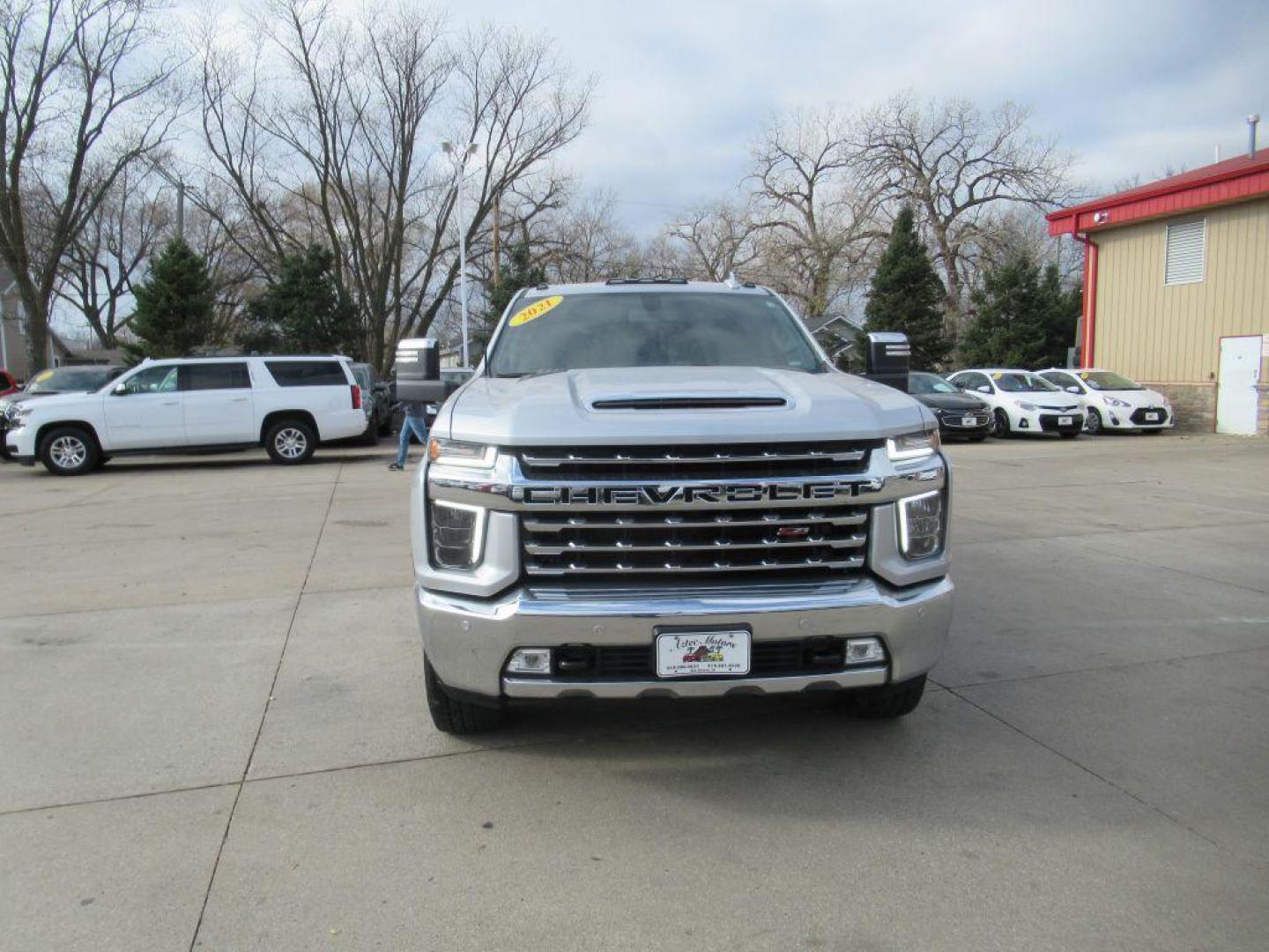 2021 SILVER CHEVROLET SILVERADO 2500 HEAVY DUTY LTZ (1GC1YPE78MF) with an 6.6L engine, Automatic transmission, located at 908 SE 14th Street, Des Moines, IA, 50317, (515) 281-0330, 41.580303, -93.597046 - Photo#1