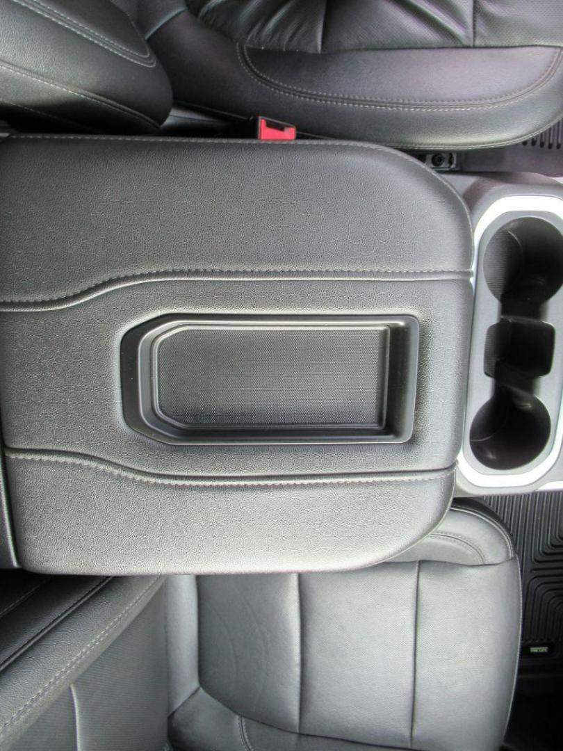 2021 SILVER CHEVROLET SILVERADO 2500 HEAVY DUTY LTZ (1GC1YPE78MF) with an 6.6L engine, Automatic transmission, located at 908 SE 14th Street, Des Moines, IA, 50317, (515) 281-0330, 41.580303, -93.597046 - Photo#19