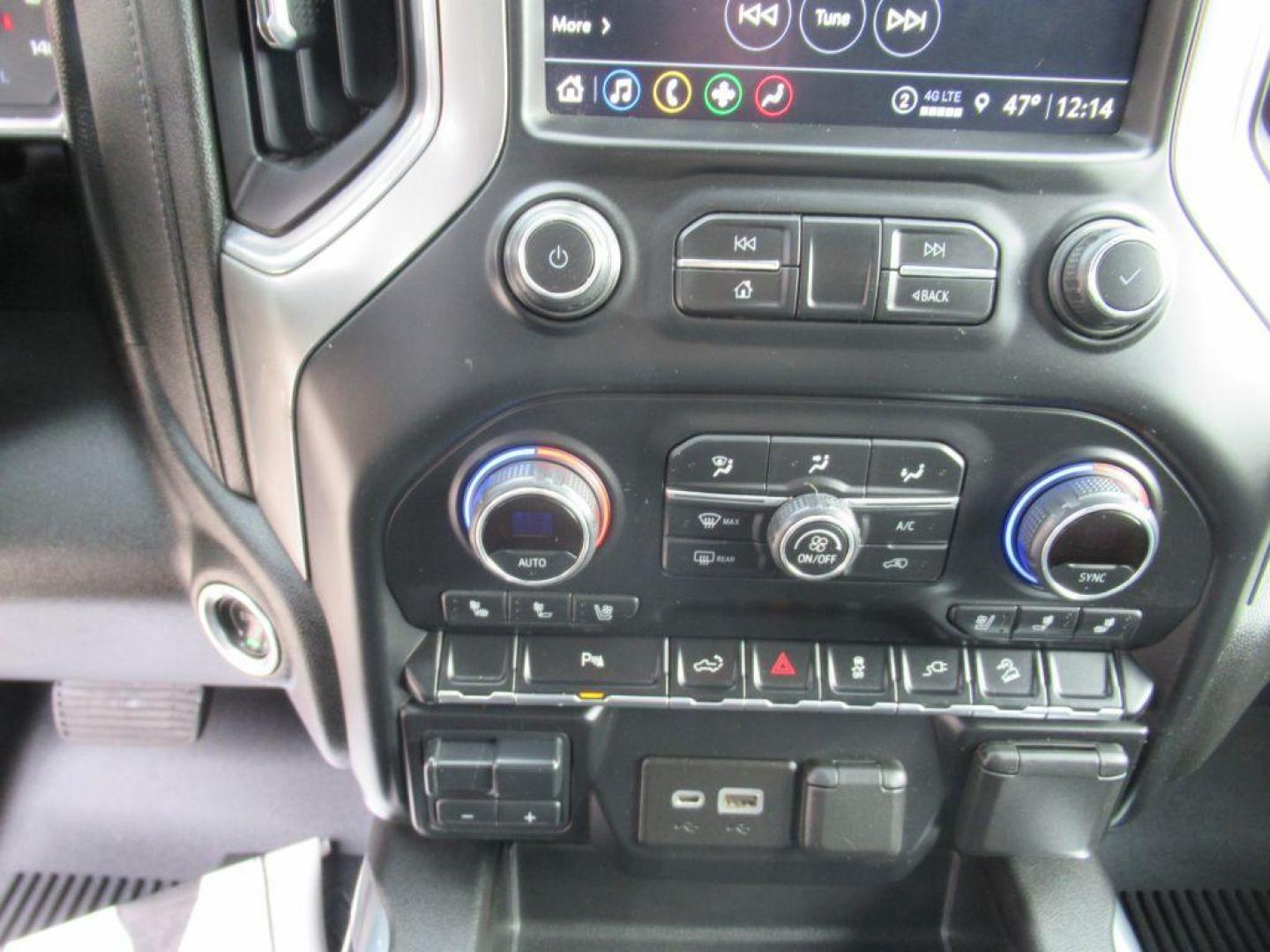 2021 SILVER CHEVROLET SILVERADO 2500 HEAVY DUTY LTZ (1GC1YPE78MF) with an 6.6L engine, Automatic transmission, located at 908 SE 14th Street, Des Moines, IA, 50317, (515) 281-0330, 41.580303, -93.597046 - Photo#22