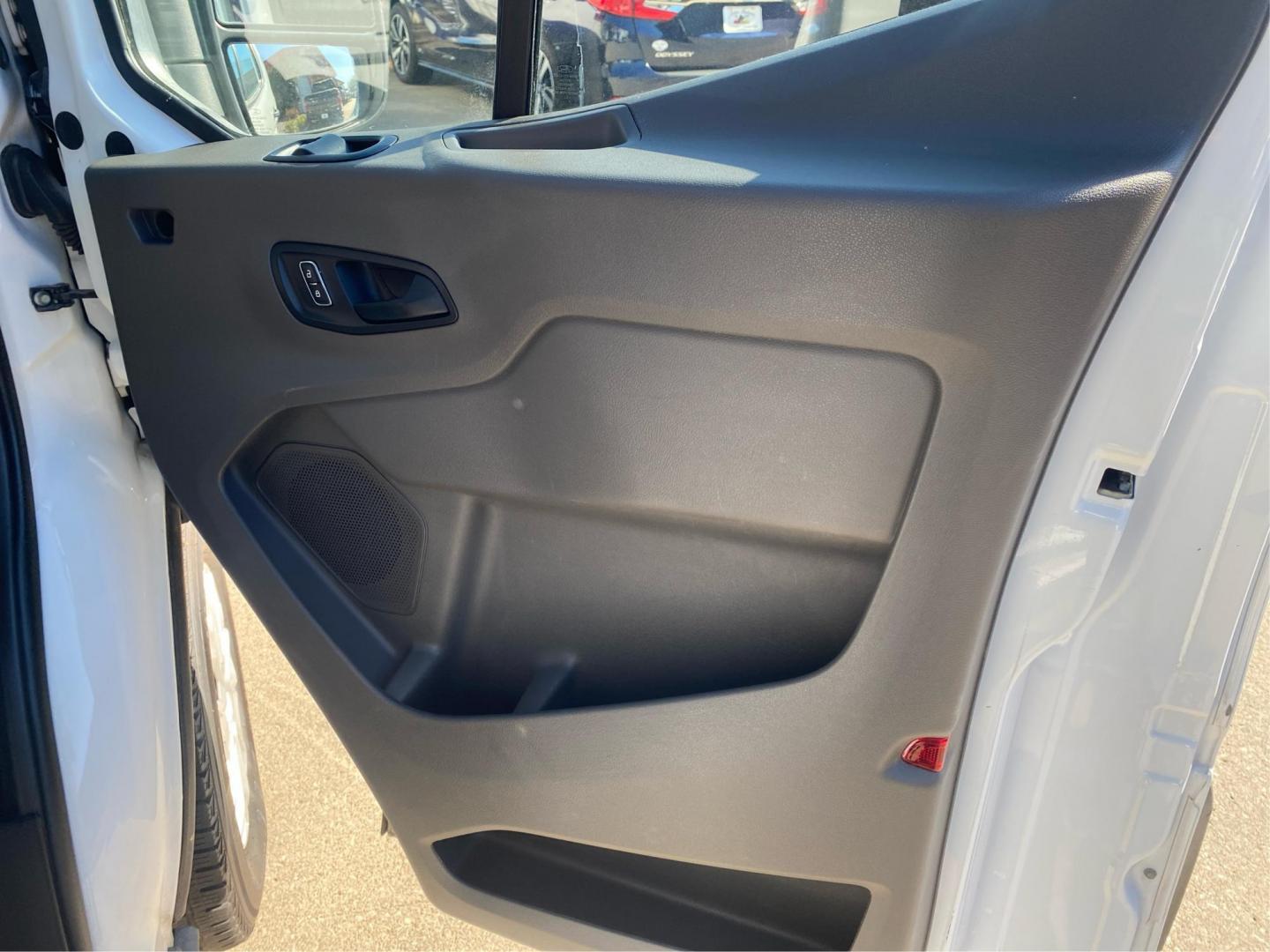 2022 WHITE FORD TRANSIT T-350 (1FBAX2Y83NK) with an 3.5L engine, Automatic transmission, located at 908 SE 14th Street, Des Moines, IA, 50317, (515) 281-0330, 41.580303, -93.597046 - Photo#18