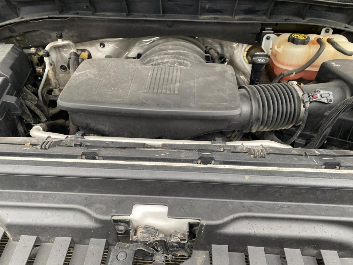 2019 WHITE GMC SIERRA EX-CAB SLT (1GTR9AEF0KZ) with an 5.3L engine, Automatic transmission, located at 908 SE 14th Street, Des Moines, IA, 50317, (515) 281-0330, 41.580303, -93.597046 - Photo#10