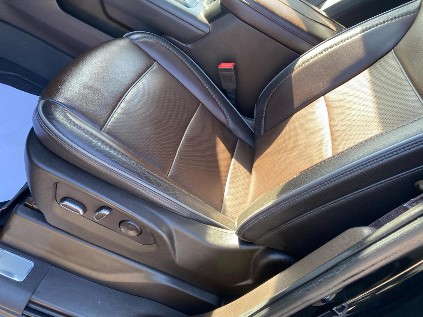 2023 BLACK GMC SIERRA 1500 DENALI (3GTUUGED2PG) with an 5.3L engine, Automatic transmission, located at 908 SE 14th Street, Des Moines, IA, 50317, (515) 281-0330, 41.580303, -93.597046 - Photo#17