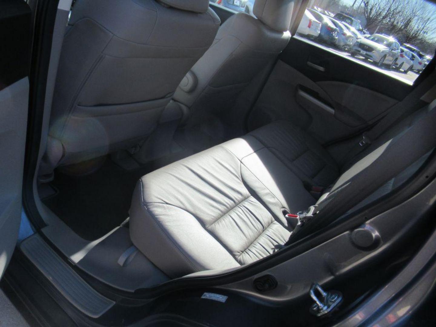 2014 GRAY HONDA CR-V EXL (2HKRM4H78EH) with an 2.4L engine, Automatic transmission, located at 908 SE 14th Street, Des Moines, IA, 50317, (515) 281-0330, 41.580303, -93.597046 - Photo#15