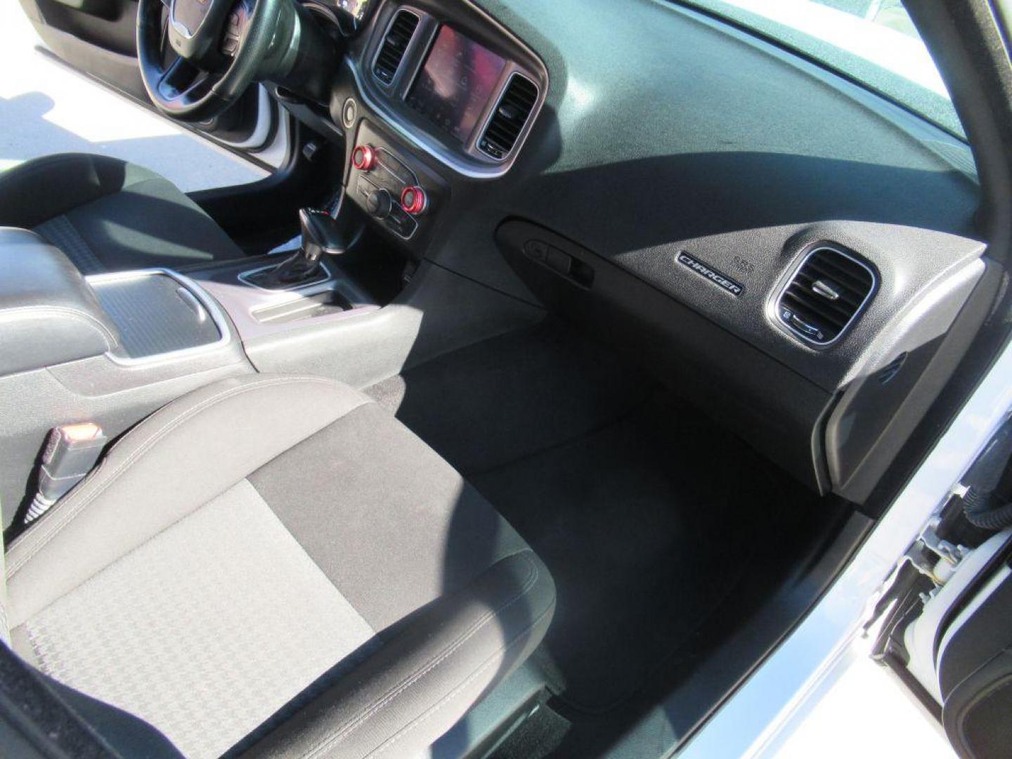 2021 WHITE DODGE CHARGER R/T (2C3CDXCT4MH) with an 5.7L engine, Automatic transmission, located at 908 SE 14th Street, Des Moines, IA, 50317, (515) 281-0330, 41.580303, -93.597046 - Photo#13