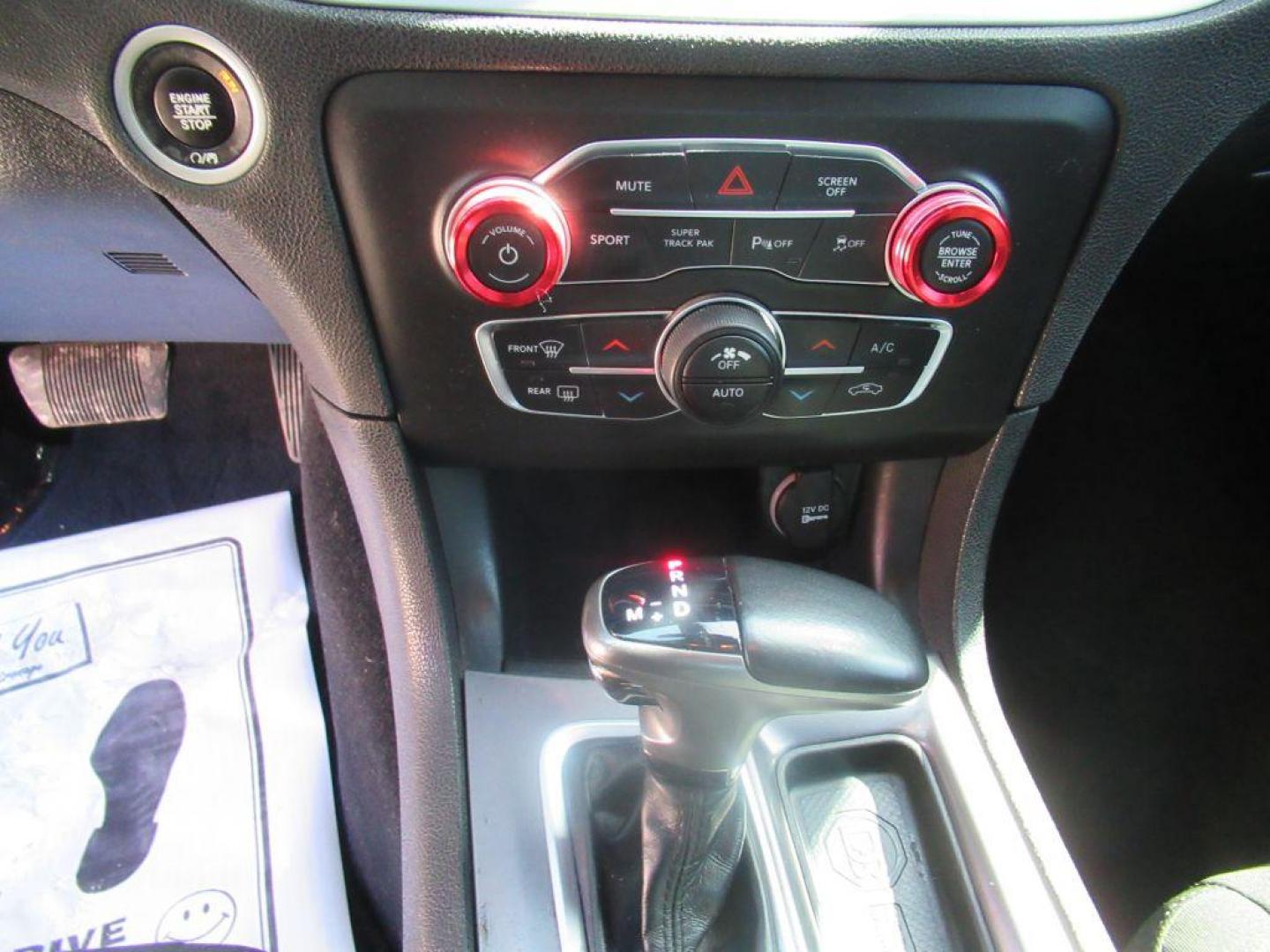 2021 WHITE DODGE CHARGER R/T (2C3CDXCT4MH) with an 5.7L engine, Automatic transmission, located at 908 SE 14th Street, Des Moines, IA, 50317, (515) 281-0330, 41.580303, -93.597046 - Photo#20