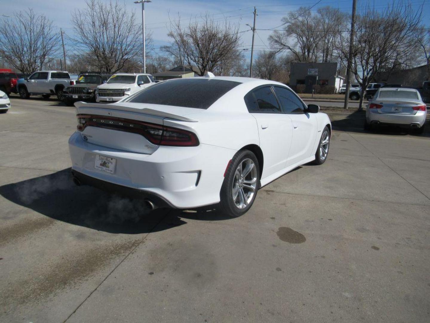 2021 WHITE DODGE CHARGER R/T (2C3CDXCT4MH) with an 5.7L engine, Automatic transmission, located at 908 SE 14th Street, Des Moines, IA, 50317, (515) 281-0330, 41.580303, -93.597046 - Photo#4