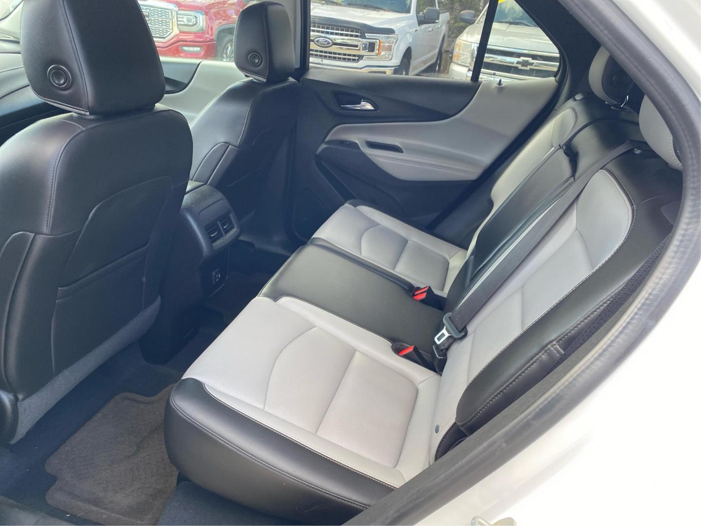 2020 WHITE CHEVROLET EQUINOX PREMIER (2GNAXXEV5L6) with an 1.5L engine, Automatic transmission, located at 908 SE 14th Street, Des Moines, IA, 50317, (515) 281-0330, 41.580303, -93.597046 - Photo#9