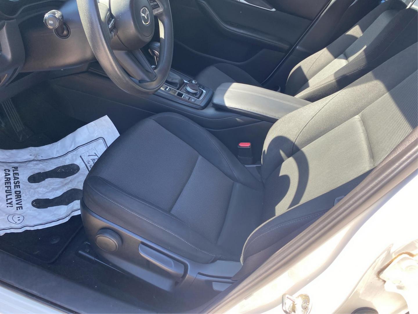 2021 WHITE MAZDA CX-30 (3MVDMBAL8MM) with an 2.5L engine, Automatic transmission, located at 908 SE 14th Street, Des Moines, IA, 50317, (515) 281-0330, 41.580303, -93.597046 - Photo#8