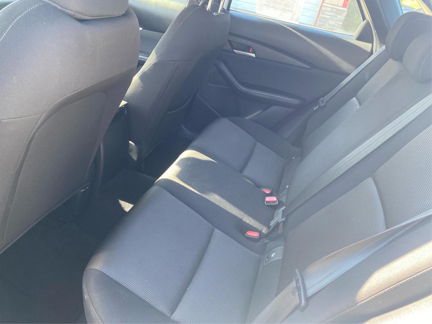 2021 WHITE MAZDA CX-30 (3MVDMBAL8MM) with an 2.5L engine, Automatic transmission, located at 908 SE 14th Street, Des Moines, IA, 50317, (515) 281-0330, 41.580303, -93.597046 - Photo#9