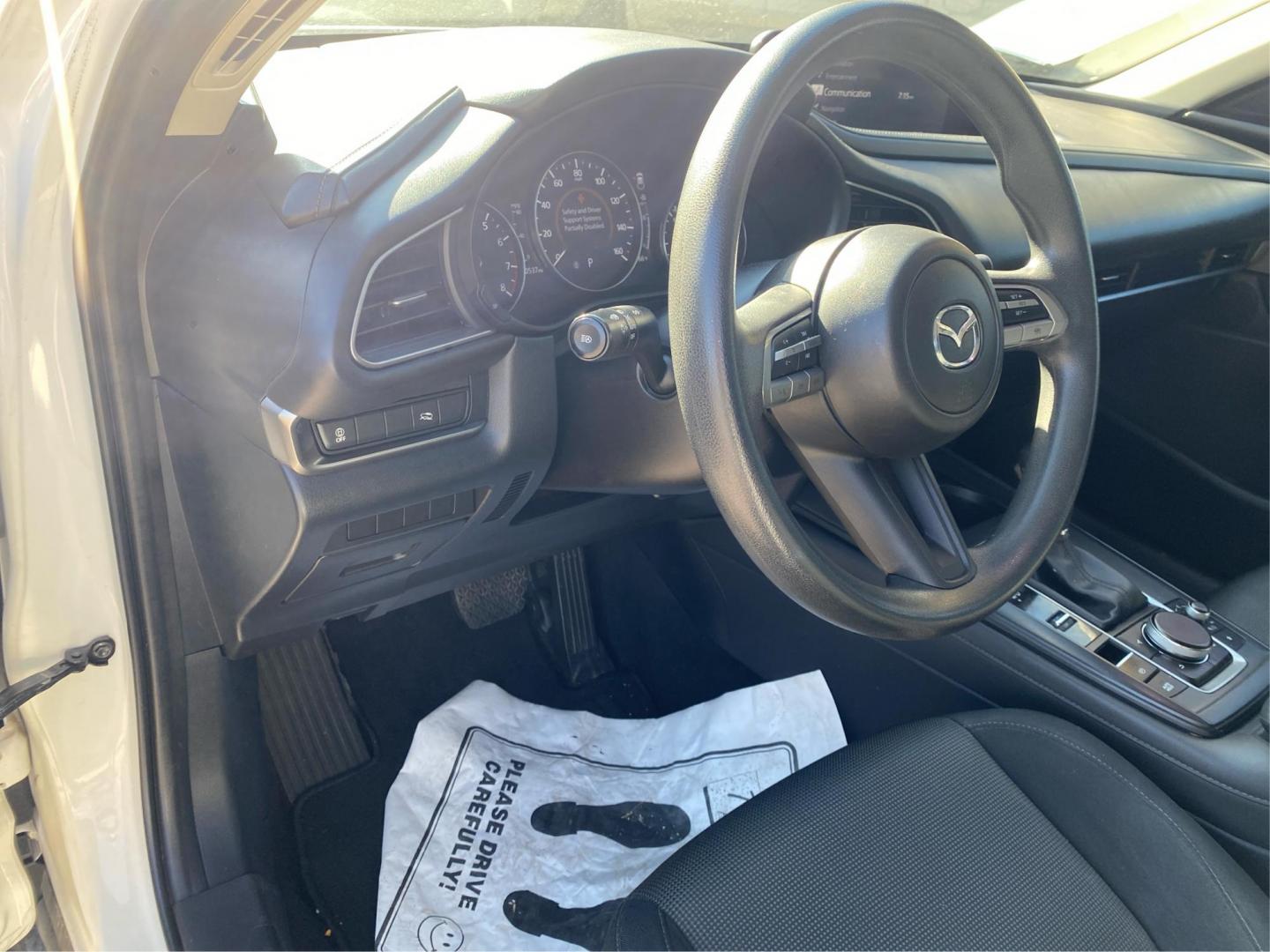 2021 WHITE MAZDA CX-30 (3MVDMBAL8MM) with an 2.5L engine, Automatic transmission, located at 908 SE 14th Street, Des Moines, IA, 50317, (515) 281-0330, 41.580303, -93.597046 - Photo#17