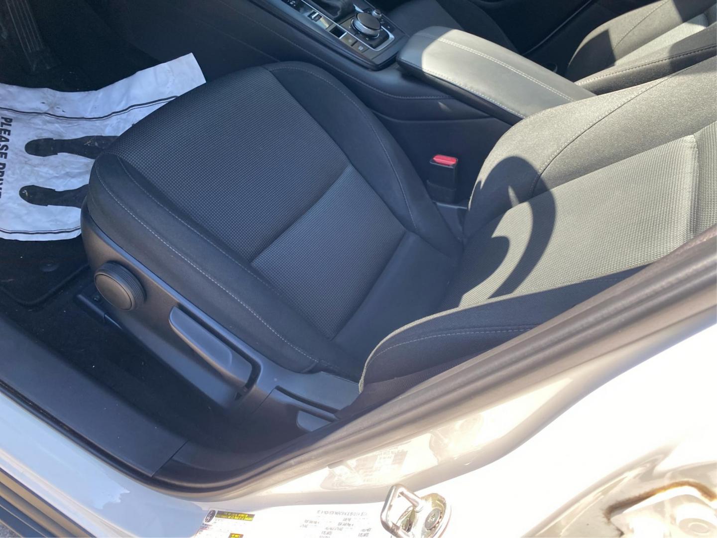 2021 WHITE MAZDA CX-30 (3MVDMBAL8MM) with an 2.5L engine, Automatic transmission, located at 908 SE 14th Street, Des Moines, IA, 50317, (515) 281-0330, 41.580303, -93.597046 - Photo#18