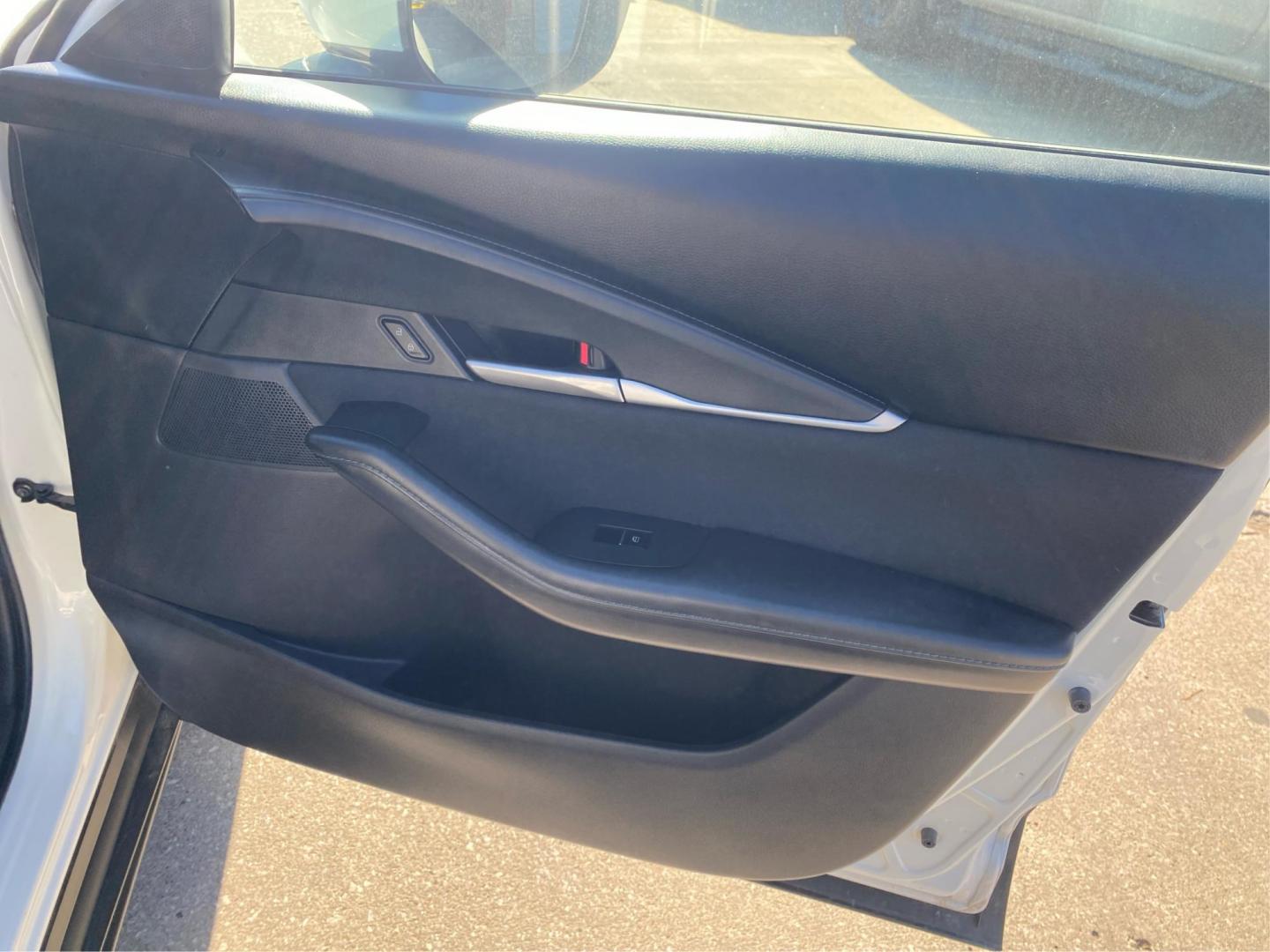 2021 WHITE MAZDA CX-30 (3MVDMBAL8MM) with an 2.5L engine, Automatic transmission, located at 908 SE 14th Street, Des Moines, IA, 50317, (515) 281-0330, 41.580303, -93.597046 - Photo#20