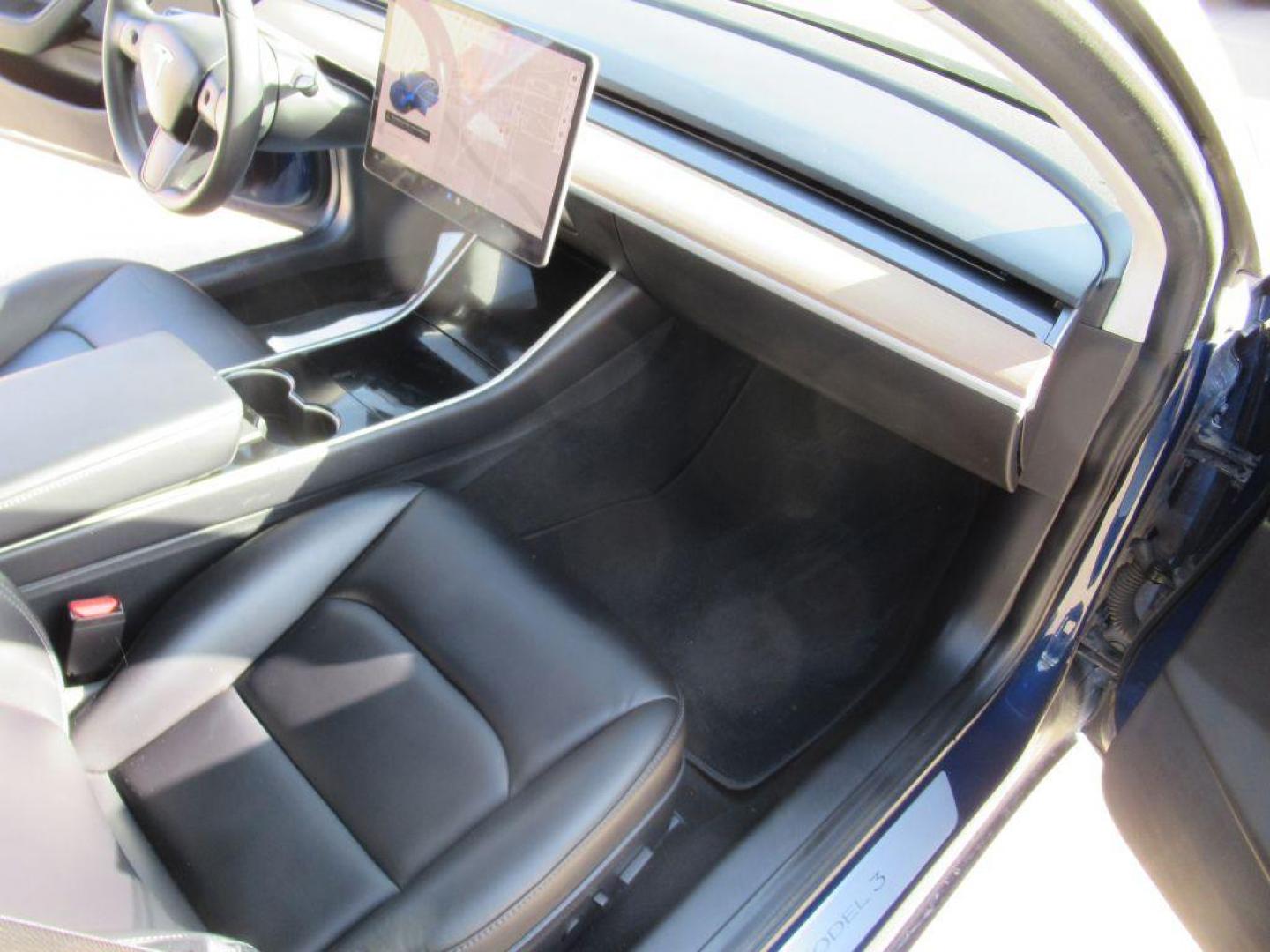 2018 BLUE TESLA MODEL 3 (5YJ3E1EB5JF) , Continuously Variable transmission, located at 908 SE 14th Street, Des Moines, IA, 50317, (515) 281-0330, 41.580303, -93.597046 - Photo#12