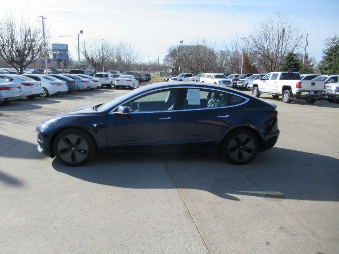 2018 BLUE TESLA MODEL 3 (5YJ3E1EB5JF) , Continuously Variable transmission, located at 908 SE 14th Street, Des Moines, IA, 50317, (515) 281-0330, 41.580303, -93.597046 - Photo#7