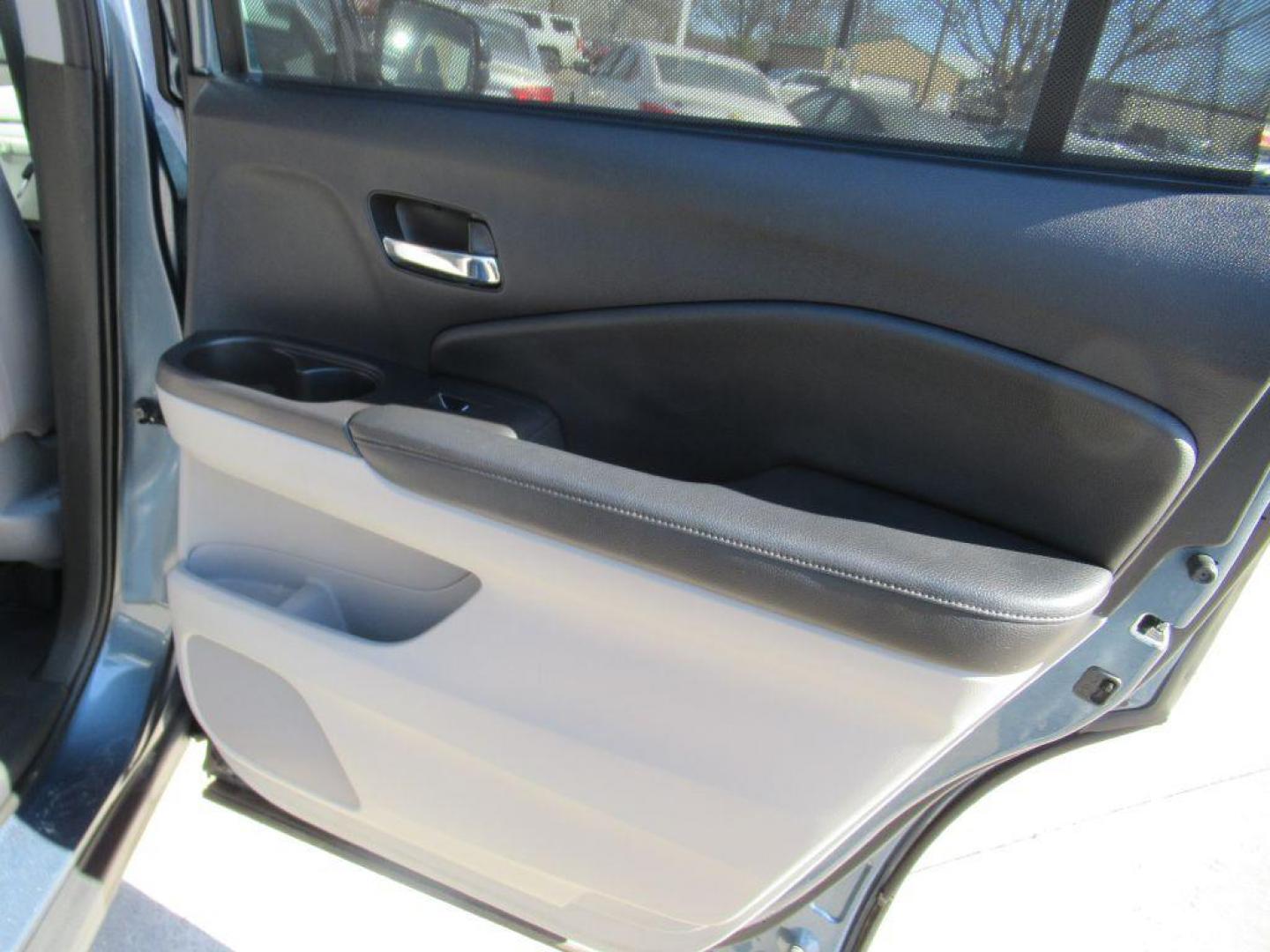 2019 BLUE HONDA PILOT EXL (5FNYF6H50KB) with an 3.5L engine, Automatic transmission, located at 908 SE 14th Street, Des Moines, IA, 50317, (515) 281-0330, 41.580303, -93.597046 - Photo#11